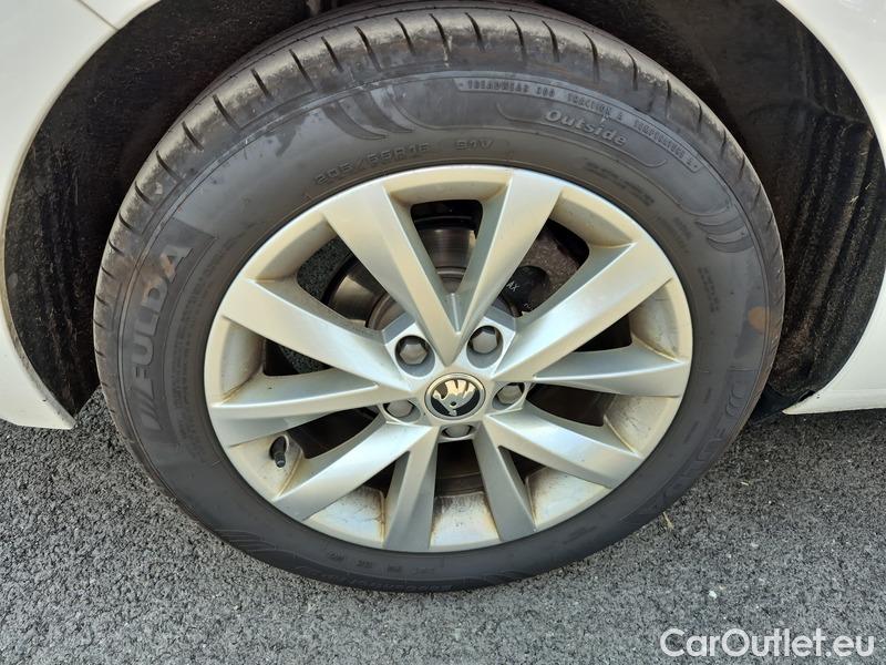  Skoda  Octavia  Combi  (5E5)(03.2017->)  Com 1.6TDI 85 Style #18