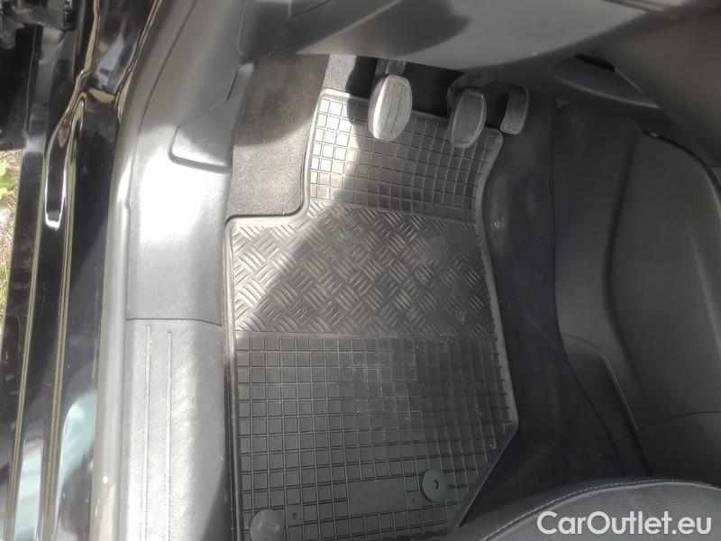  Opel  Corsa  F (2019)  1.5CDTI 75 Elegance 5d #9