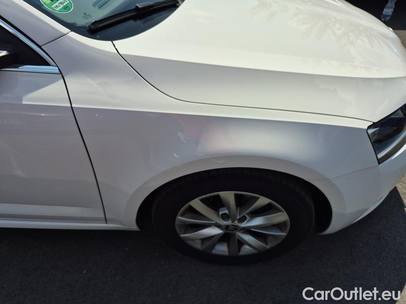  Skoda  Octavia  Combi  (5E5)(03.2017->)  Com 1.6TDI 85 Style #21