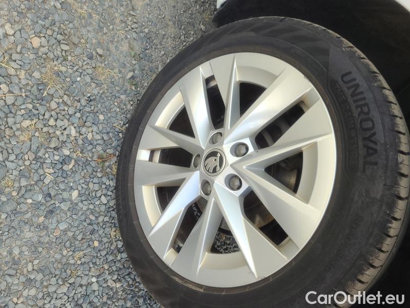  Skoda  Octavia  Combi (NX3)(2020) Oct.Combi 2.0TDI 85 Style #8