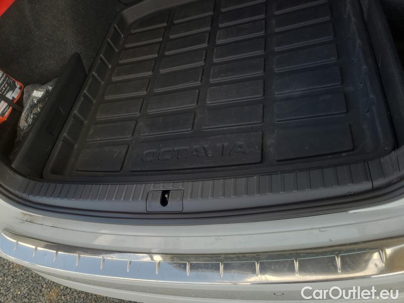  Skoda  Octavia  Combi (NX3)(2020) Oct.Combi 2.0TDI 85 Style #10