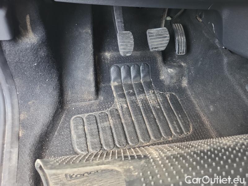  Renault  Kangoo  2 (2008)  1.5BdCi 95 Zen 5d #13