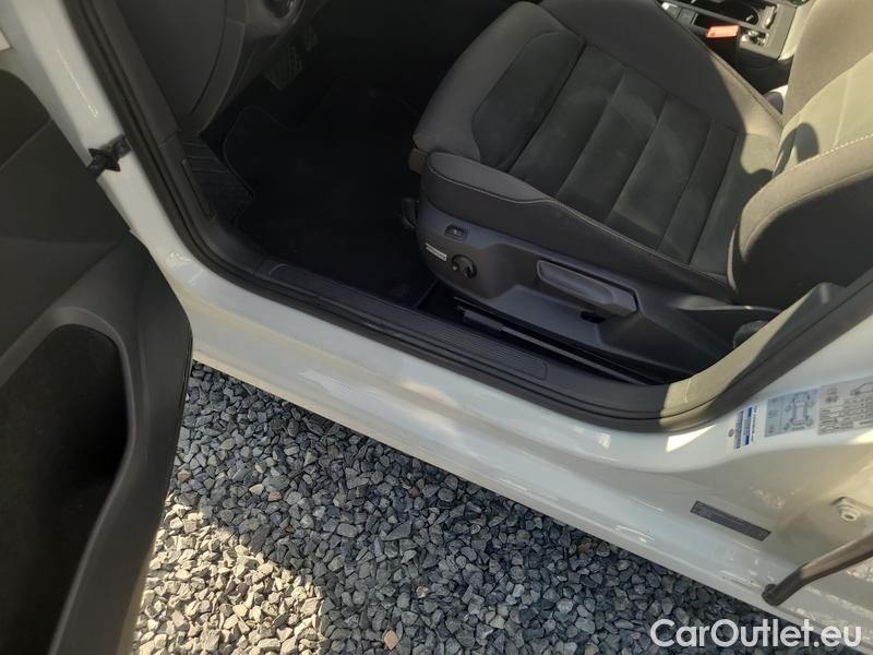  Volkswagen  Golf  VIII (CD1) (2019) 1.5TSI 110 Highline AT #6