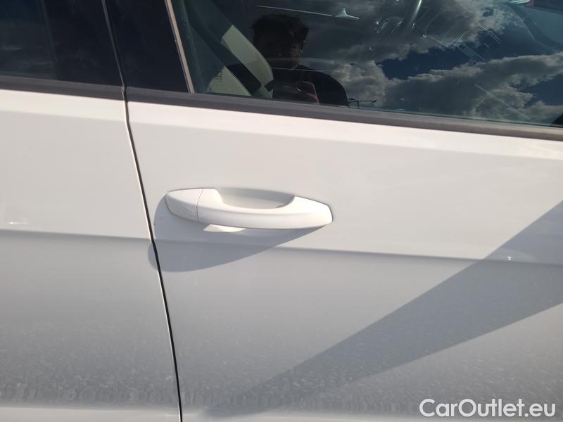  Volkswagen  Golf  VIII (CD1) (2019) 1.5TSI 110 Highline AT #15