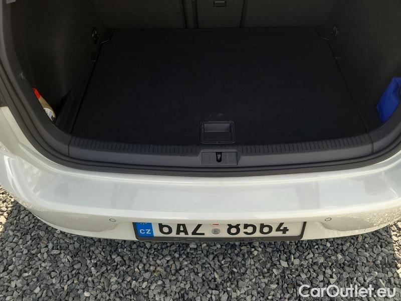  Volkswagen  Golf  VIII (CD1) (2019) 1.5TSI 110 Highline AT #9