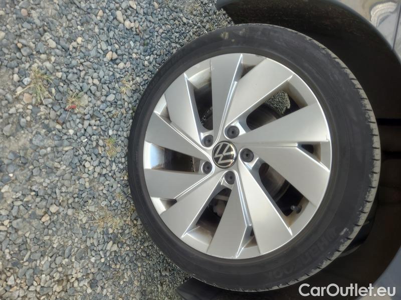  Volkswagen  Golf  VIII (CD1) (2019) Var.2.0TDI 110 Style 5d #13