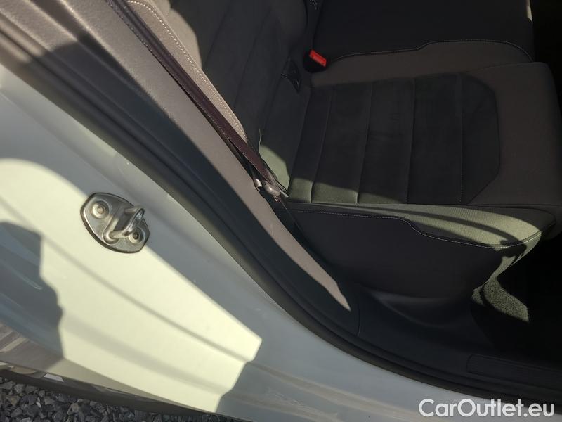  Volkswagen  Golf  VIII (CD1) (2019) 1.5TSI 110 Highline AT #13