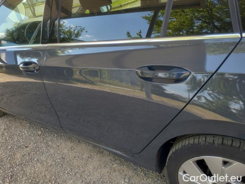  Volkswagen  Golf  VIII (CD1) (2019) Var.2.0TDI 110 Style 5d #5