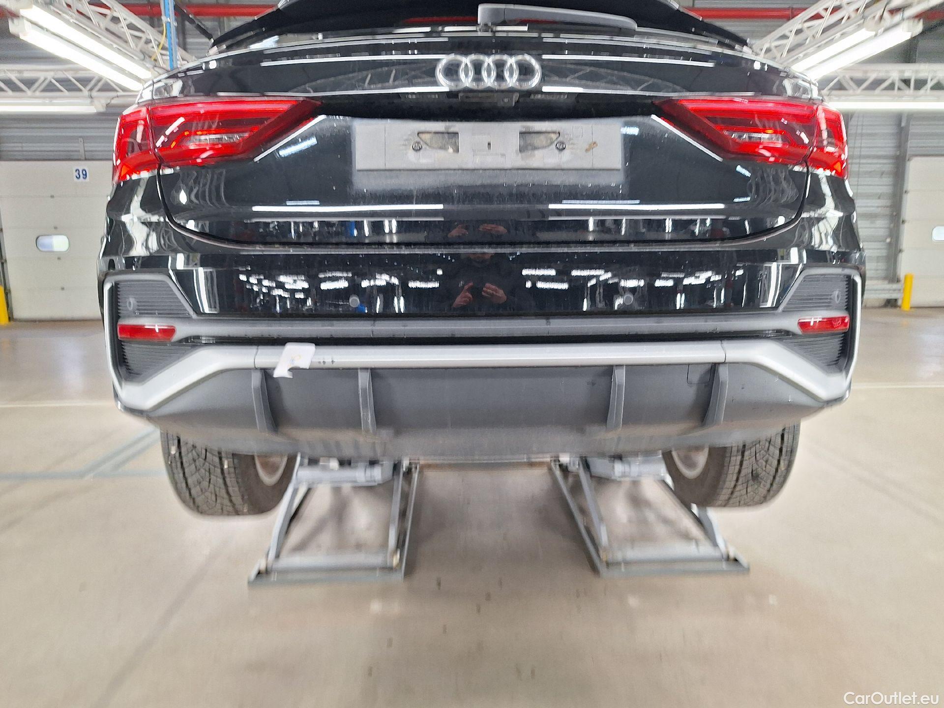  Audi  Q3 Audi,  SB '19 PHEV, Audi  Sportback 45 TFSI e S tronic S Line 5d #9