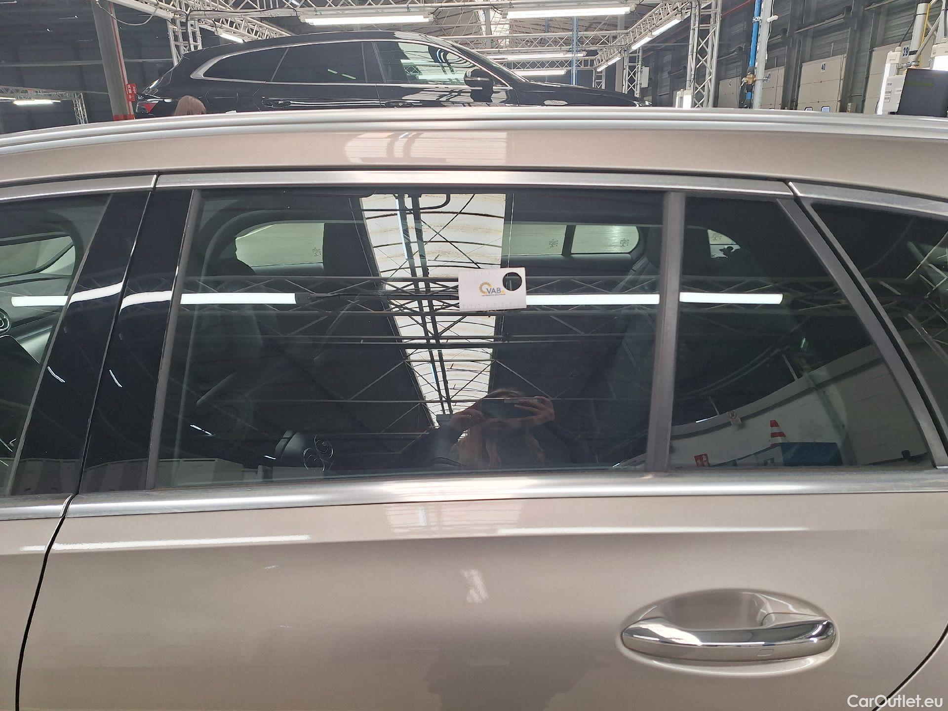  Mercedes  C-Klasse Mercedes, C-Class Break '21, Mercedes-Benz  Break C 220d Luxury Line 5d #1