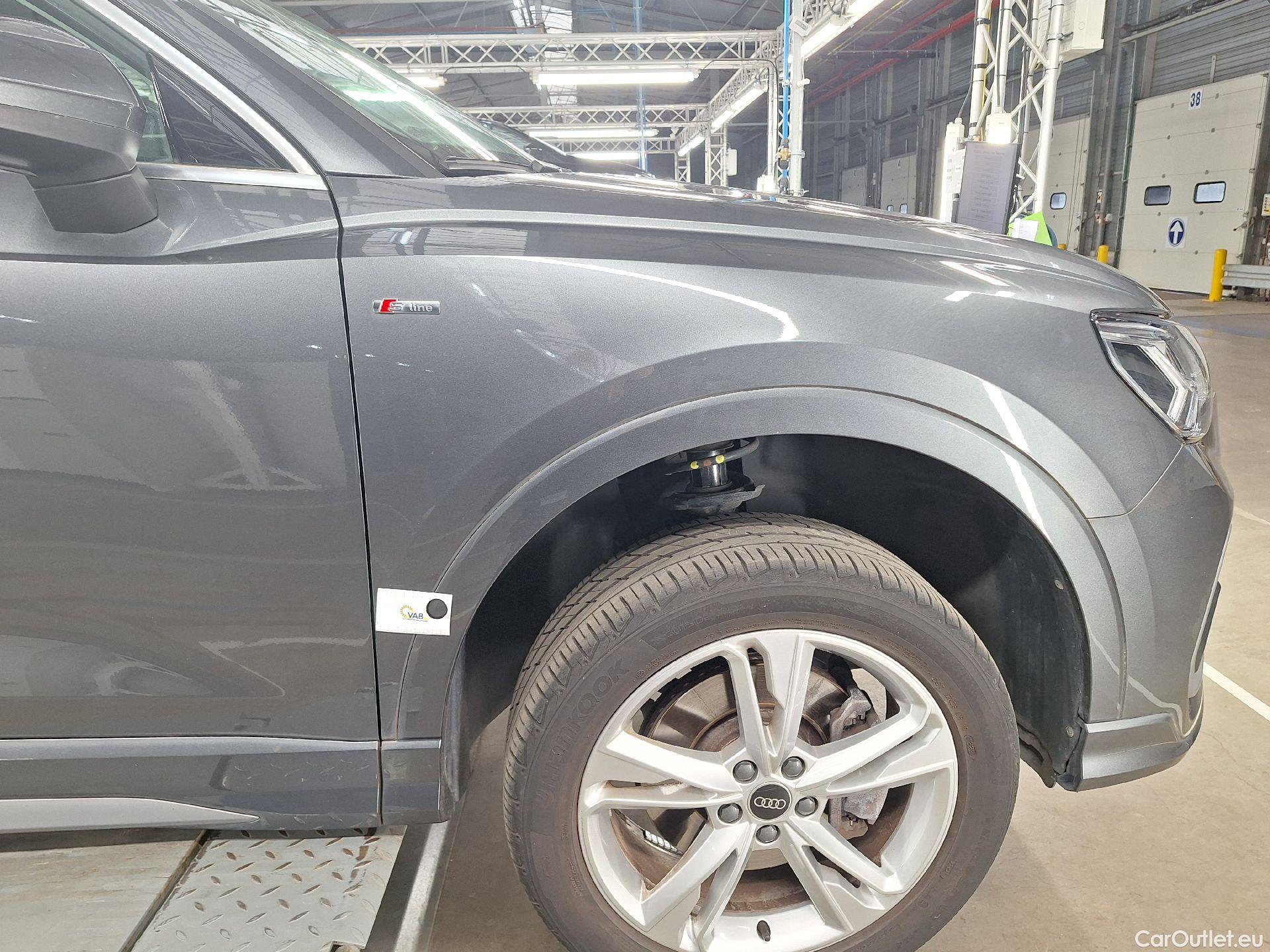  Audi  Q3 Audi,  '18 PHEV, Audi  45 TFSI e S tronic S Line 5d #45