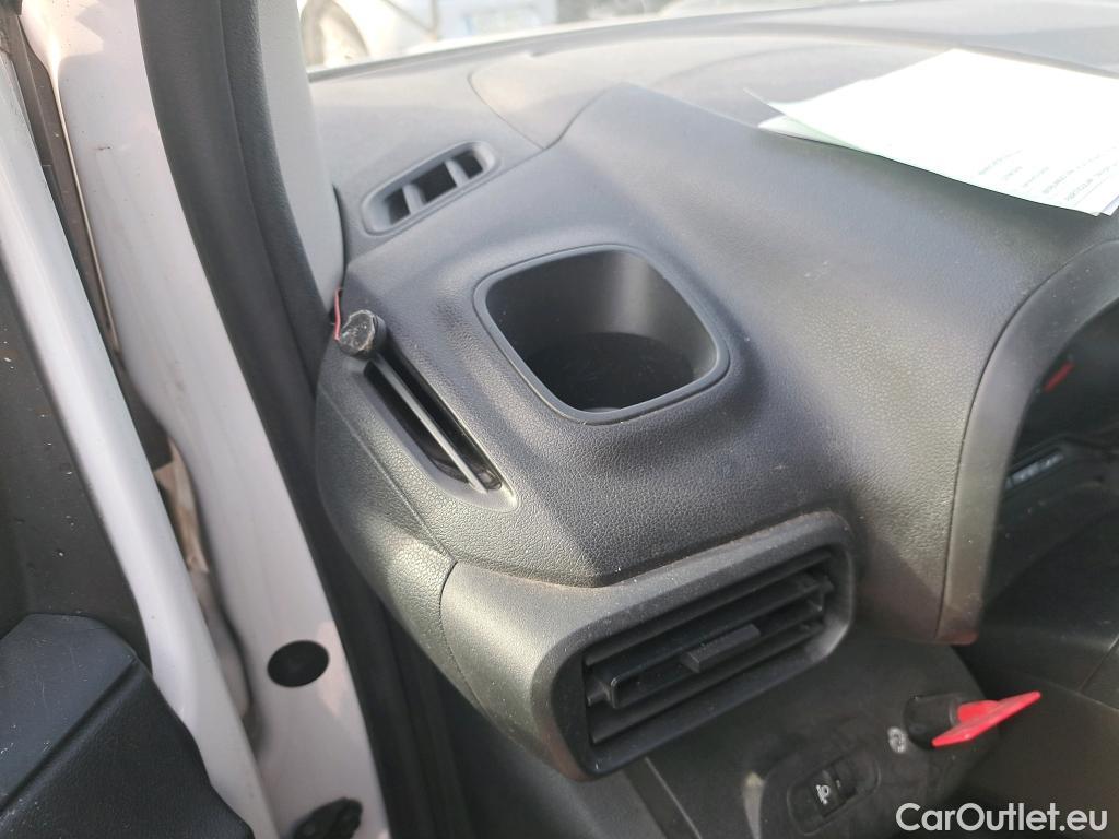  Citroen  Berlingo CITROEN  / 2018 / 5P / furgón derivado de turismo Doble Cab. Talla XL BlueHDi 100 CONTROL #54