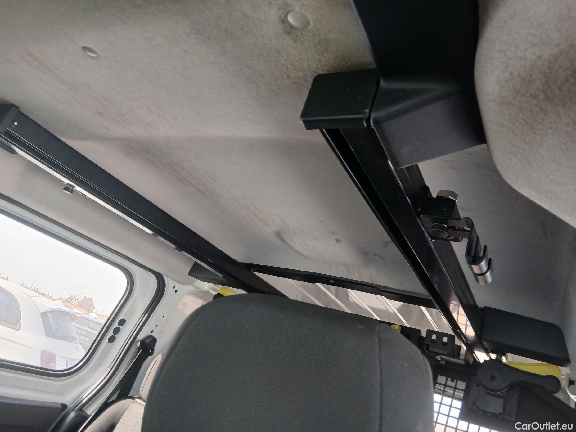  Citroen  Berlingo CITROEN  / 2018 / 5P / furgón derivado de turismo Doble Cab. Talla XL BlueHDi 100 CONTROL #16
