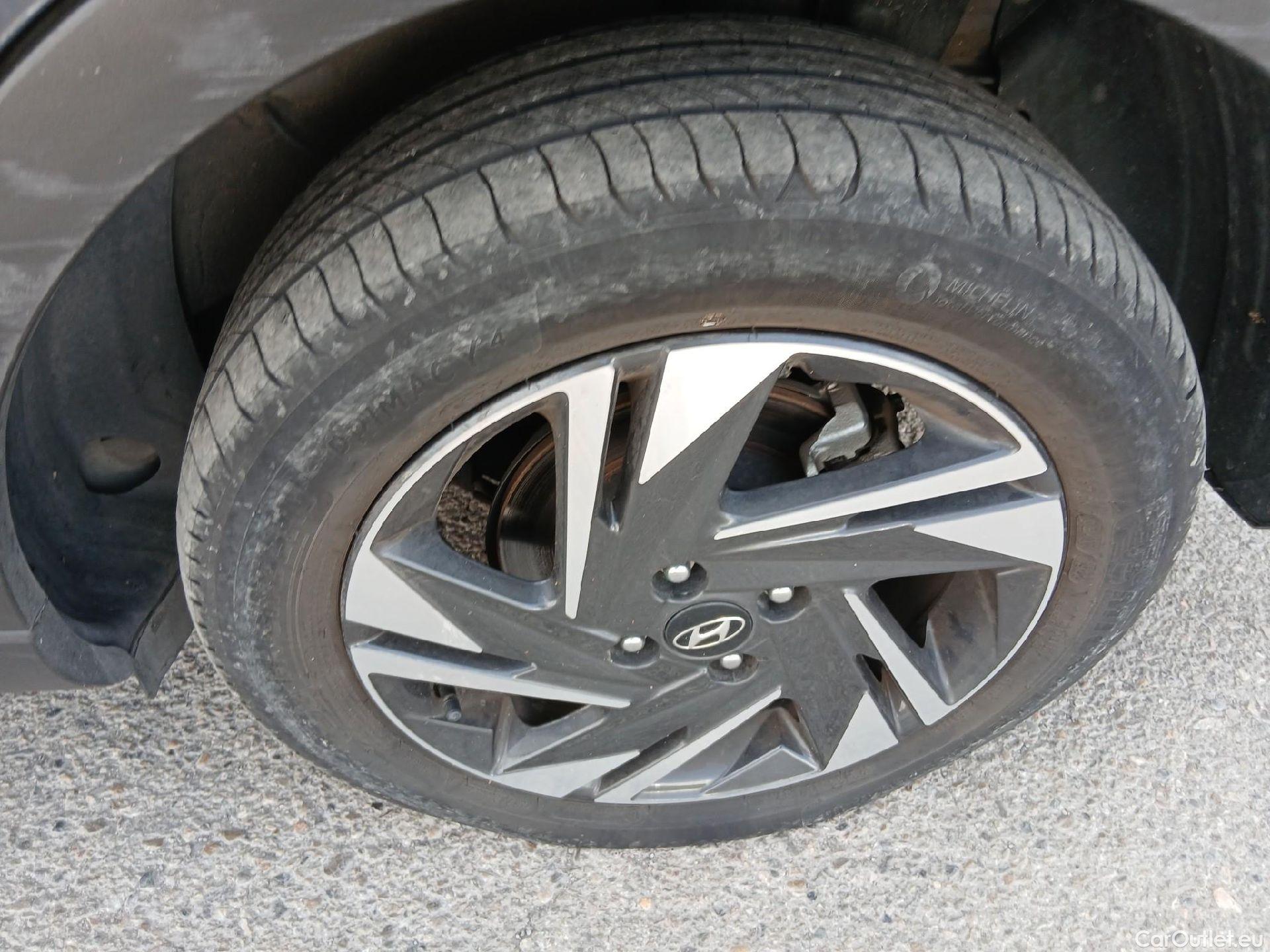  Hyundai  Bayon HYUNDAI  / 2021 / 5P / todoterreno 1.2 MPI Maxx #22