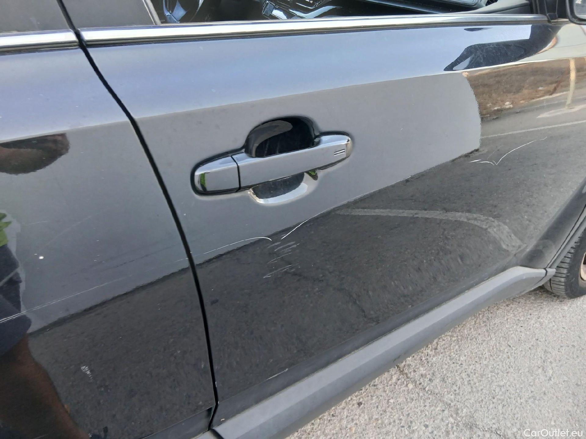  Toyota  C-HR TOYOTA  / 2019 / 5P / todoterreno 1.8 125H Advance #33