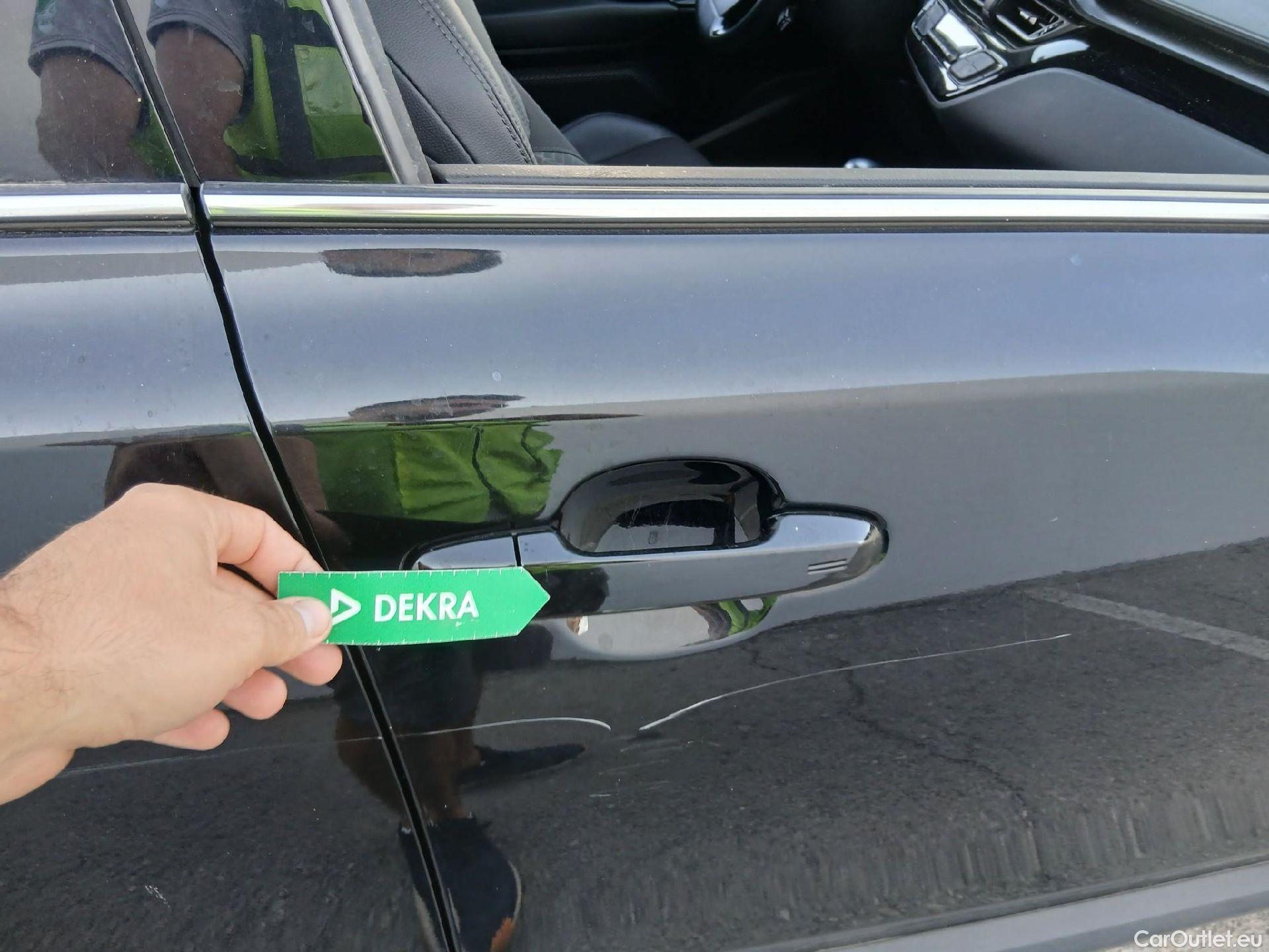  Toyota  C-HR TOYOTA  / 2019 / 5P / todoterreno 1.8 125H Advance #35