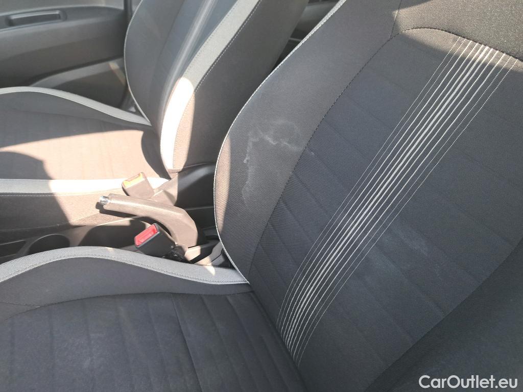  Hyundai  i10 HYUNDAI  / 2020 / 5P / berlina con portón 1.0 Klass #12