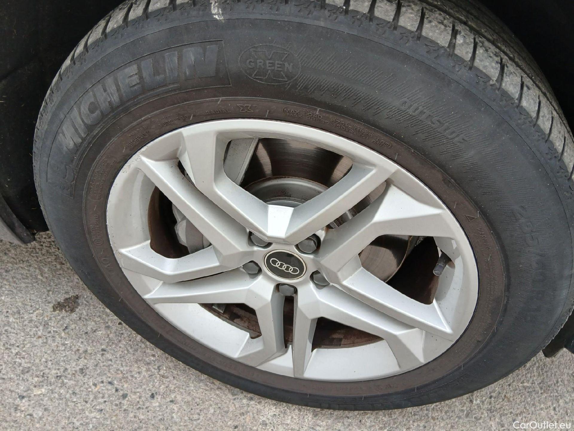  Audi  Q5 AUDI  / 2020 / 5P / todoterreno Advanced 35 TDI 120kW S tronic (AC2) #24