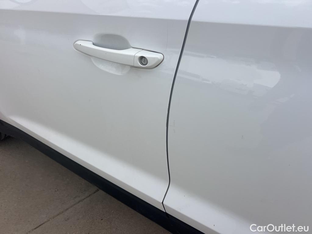  Hyundai  Tucson HYUNDAI  / 2018 / 5P / todoterreno 1.6 CRDI 85kW (116CV) 48V SLE 4X2(SP)(SL) #3