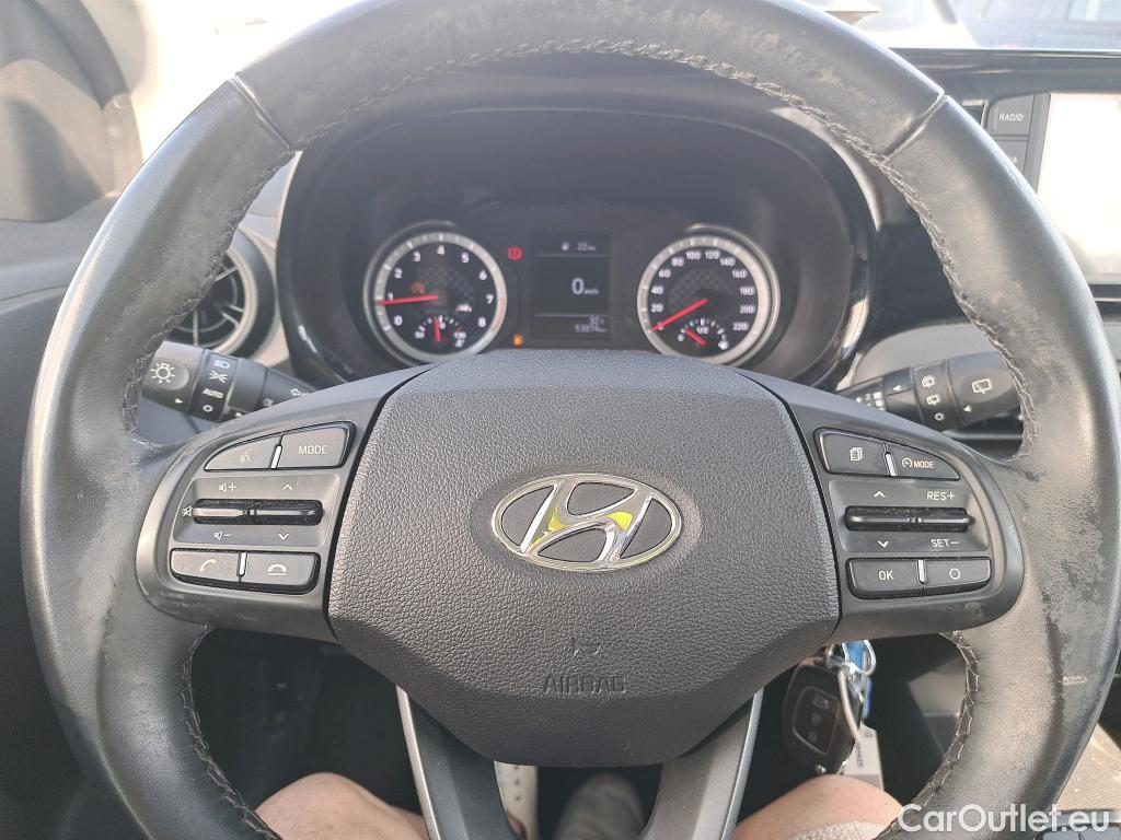  Hyundai  i10 HYUNDAI  / 2020 / 5P / berlina con portón 1.0 Klass #20