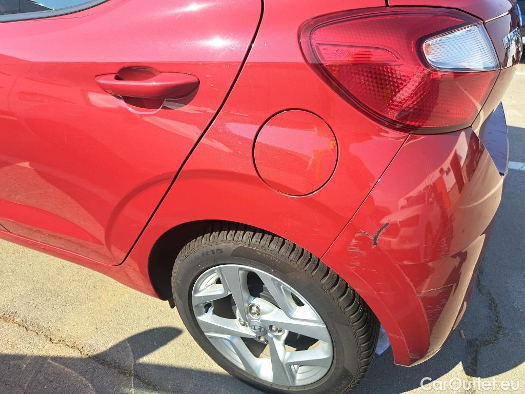  Hyundai  i10 HYUNDAI  / 2020 / 5P / berlina con portón 1.0 Klass #14