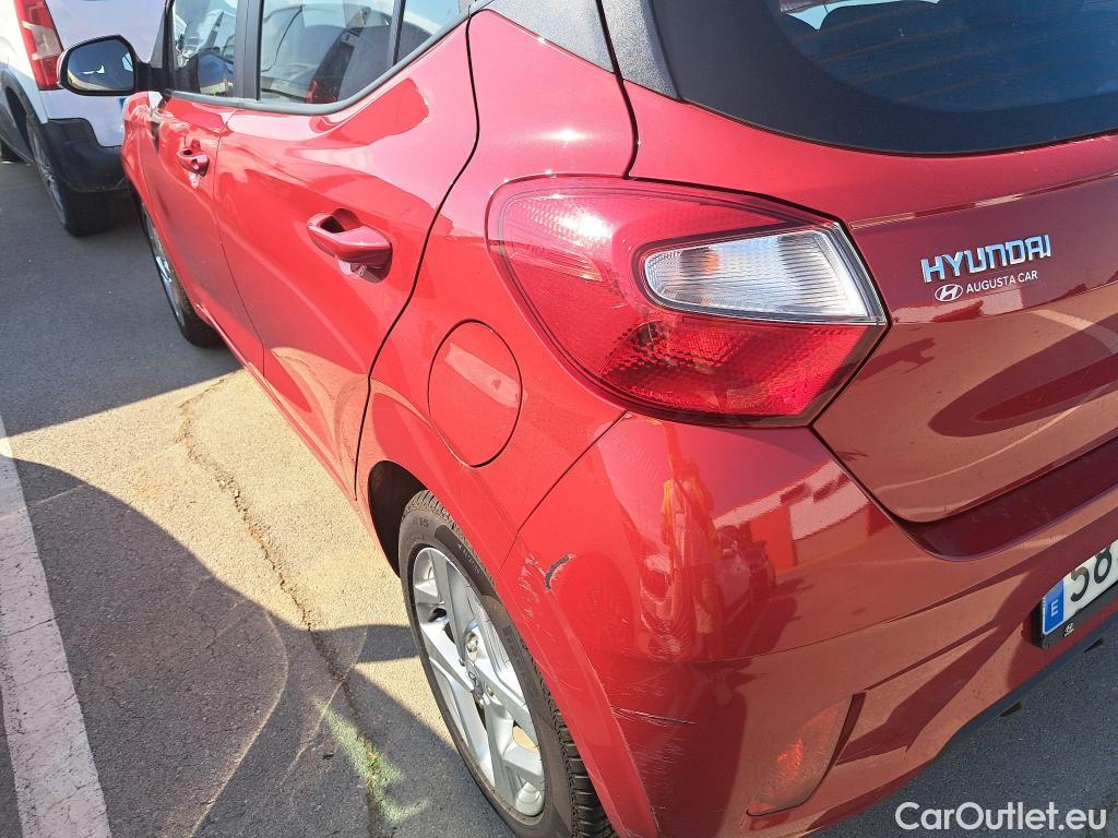  Hyundai  i10 HYUNDAI  / 2020 / 5P / berlina con portón 1.0 Klass #25