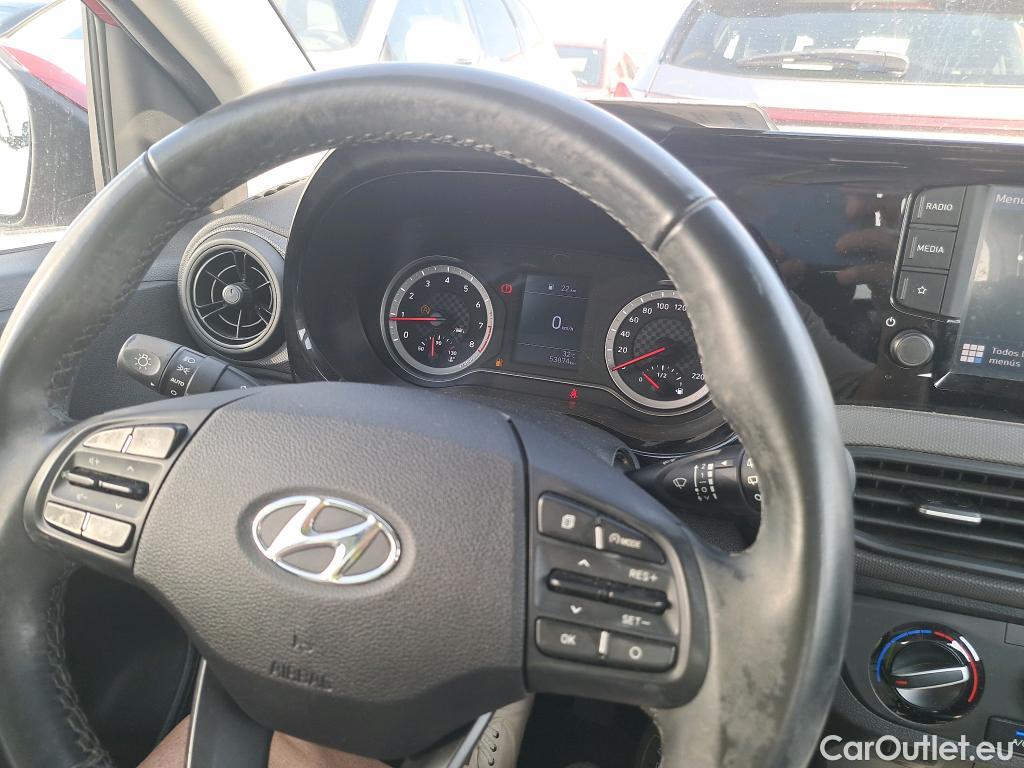  Hyundai  i10 HYUNDAI  / 2020 / 5P / berlina con portón 1.0 Klass #19