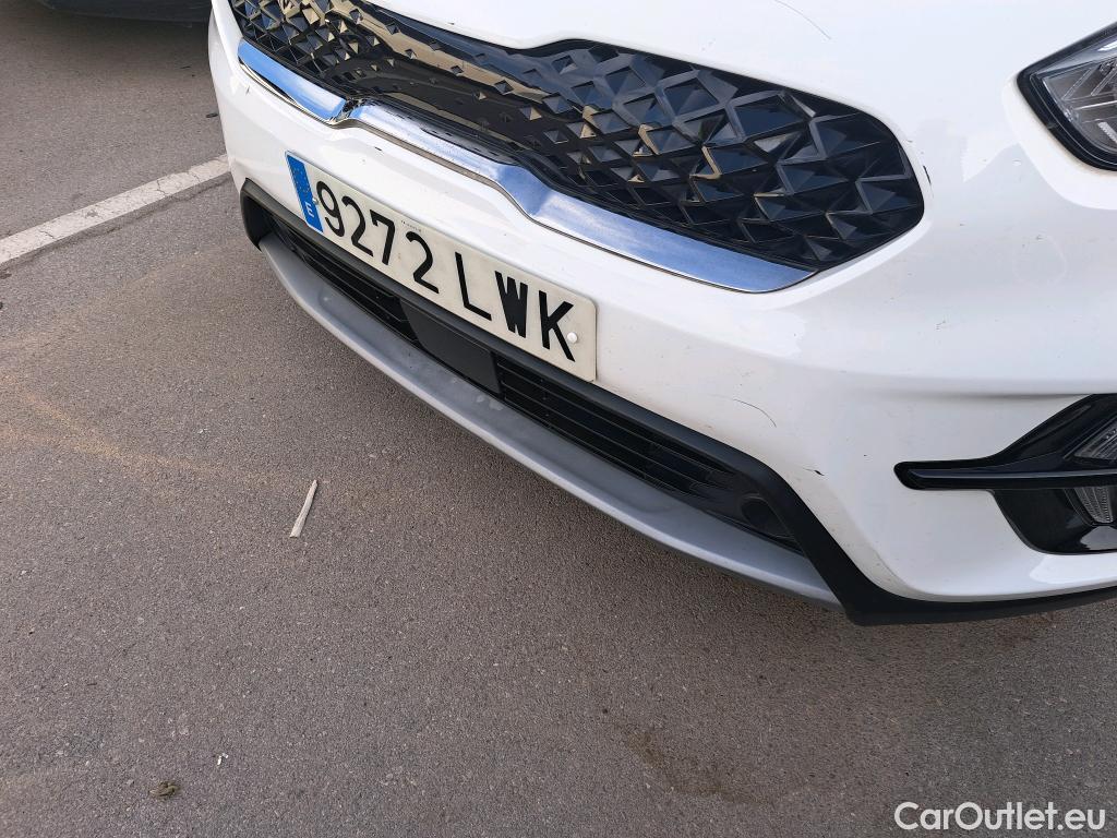  KIA  Niro KIA  / 2019 / 5P / crossover 1.6 GDi HEV 104kW (141CV) Drive #10