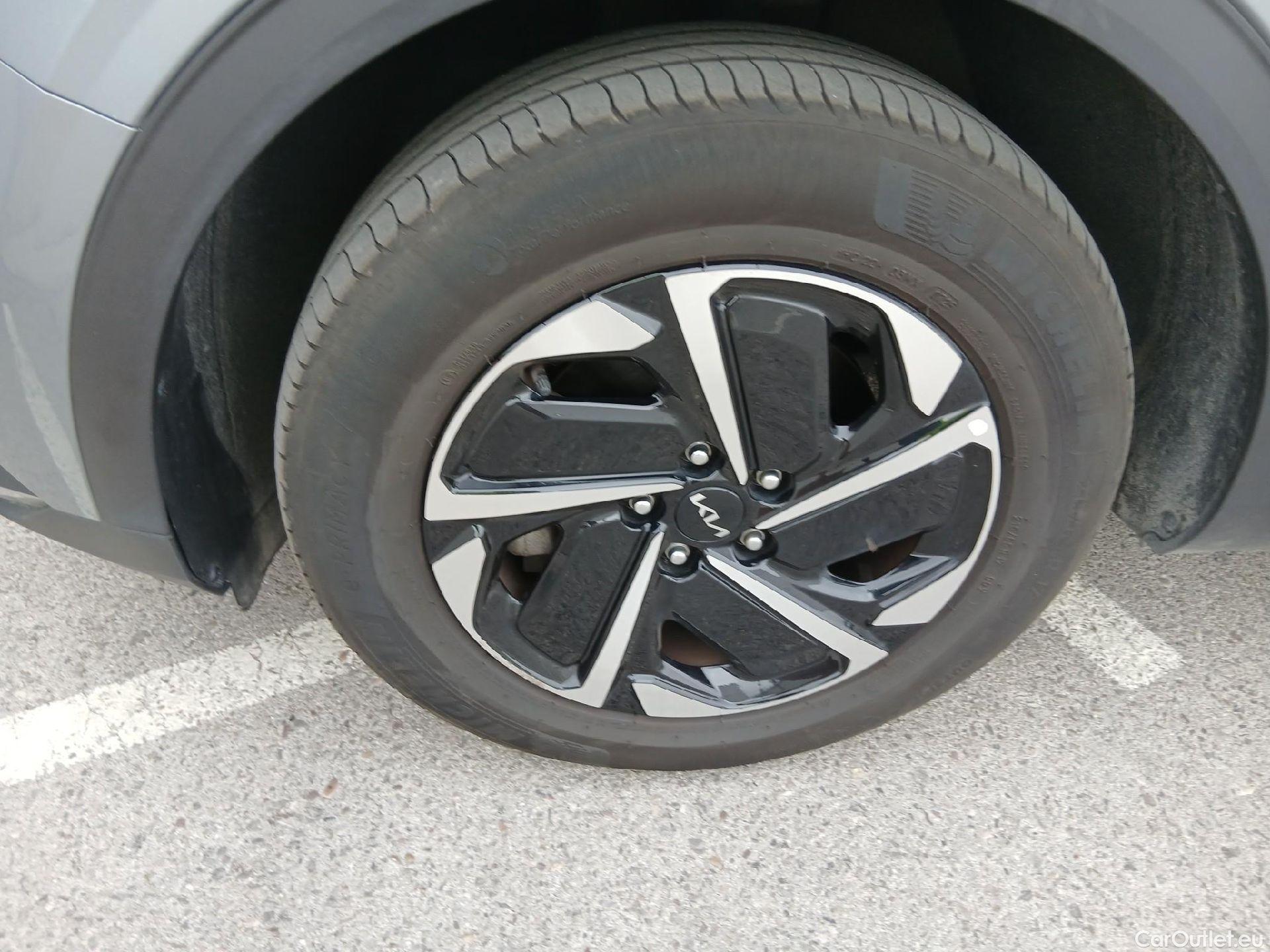  KIA  Sportage KIA  / 2022 / 5P / todoterreno 1.6 T-GDi HEV 171kW (230CV) Drive 4X2 #10