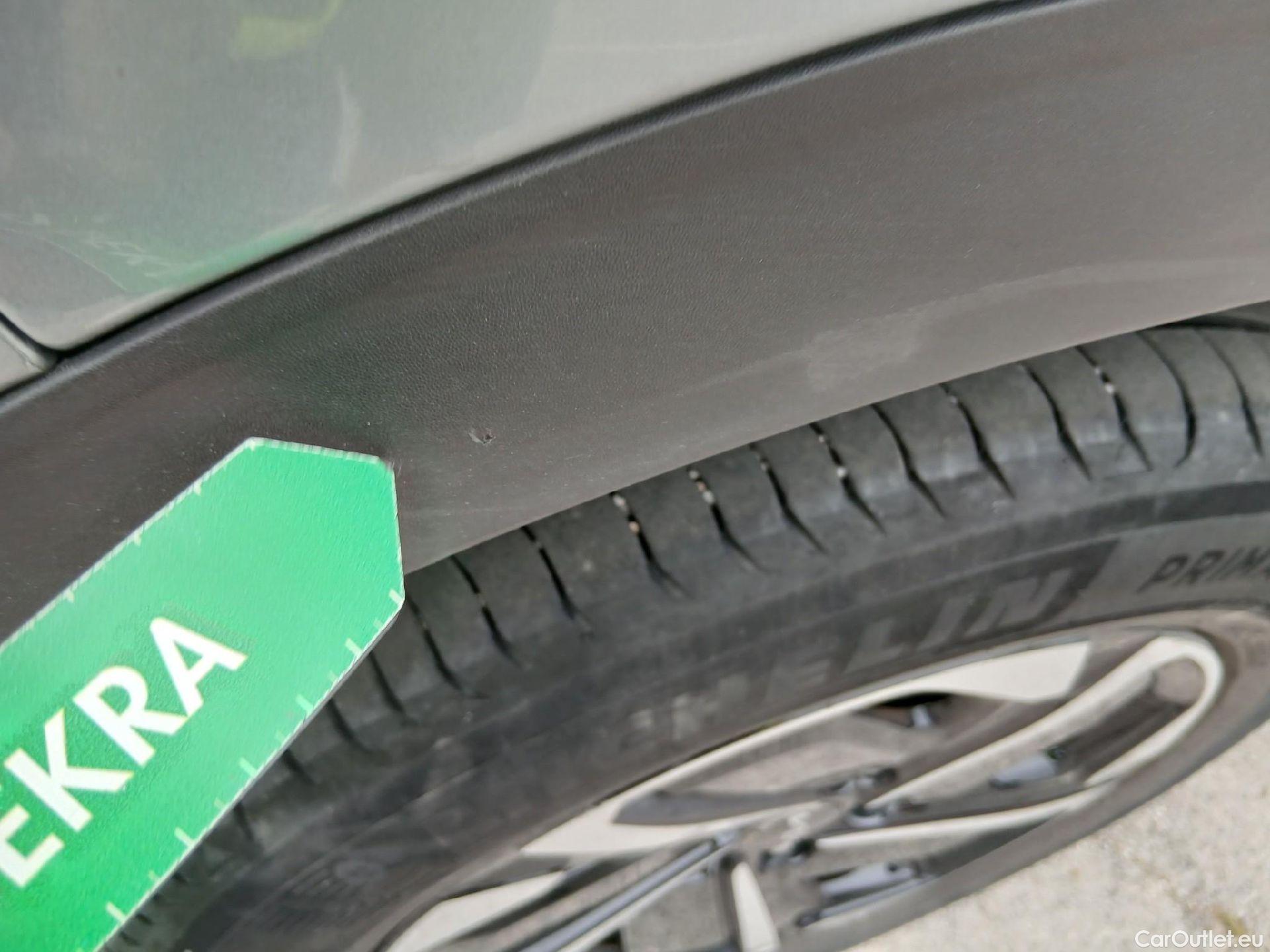  KIA  Sportage KIA  / 2022 / 5P / todoterreno 1.6 T-GDi HEV 171kW (230CV) Drive 4X2 #43