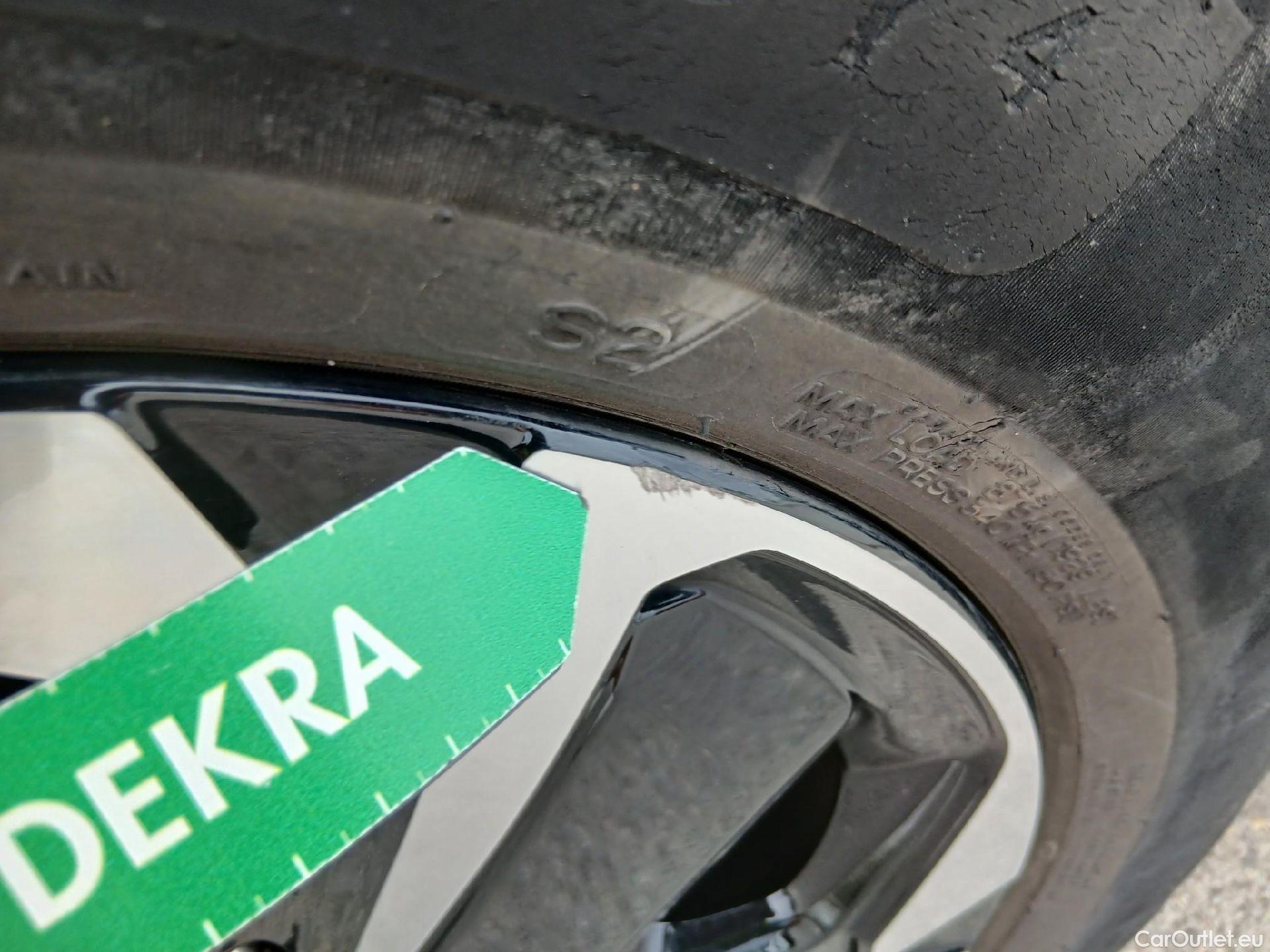  KIA  Sportage KIA  / 2022 / 5P / todoterreno 1.6 T-GDi HEV 171kW (230CV) Drive 4X2 #42