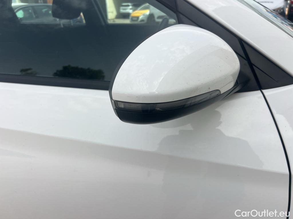  Hyundai  Tucson HYUNDAI  / 2018 / 5P / todoterreno 1.6 CRDI 85kW (116CV) 48V SLE 4X2(SP)(SL) #26