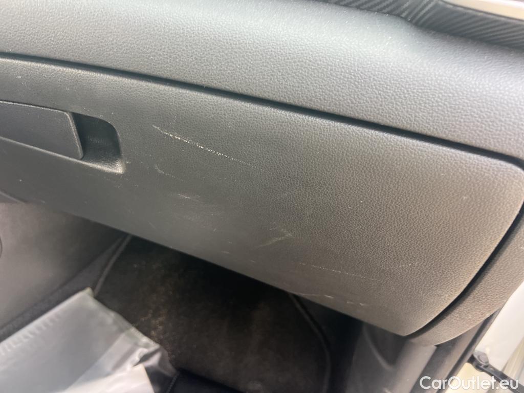  Hyundai  Tucson HYUNDAI  / 2018 / 5P / todoterreno 1.6 CRDI 85kW (116CV) 48V SLE 4X2(SP)(SL) #20