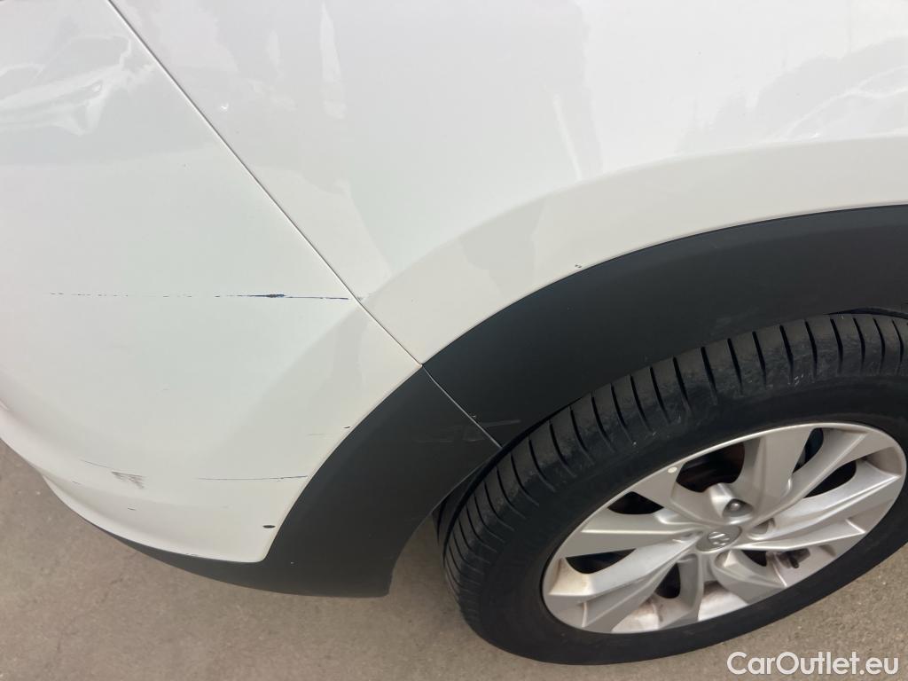  Hyundai  Tucson HYUNDAI  / 2018 / 5P / todoterreno 1.6 CRDI 85kW (116CV) 48V SLE 4X2(SP)(SL) #9