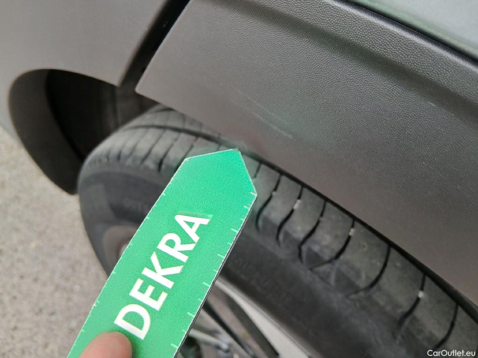  KIA  Sportage KIA  / 2022 / 5P / todoterreno 1.6 T-GDi HEV 171kW (230CV) Drive 4X2 #30