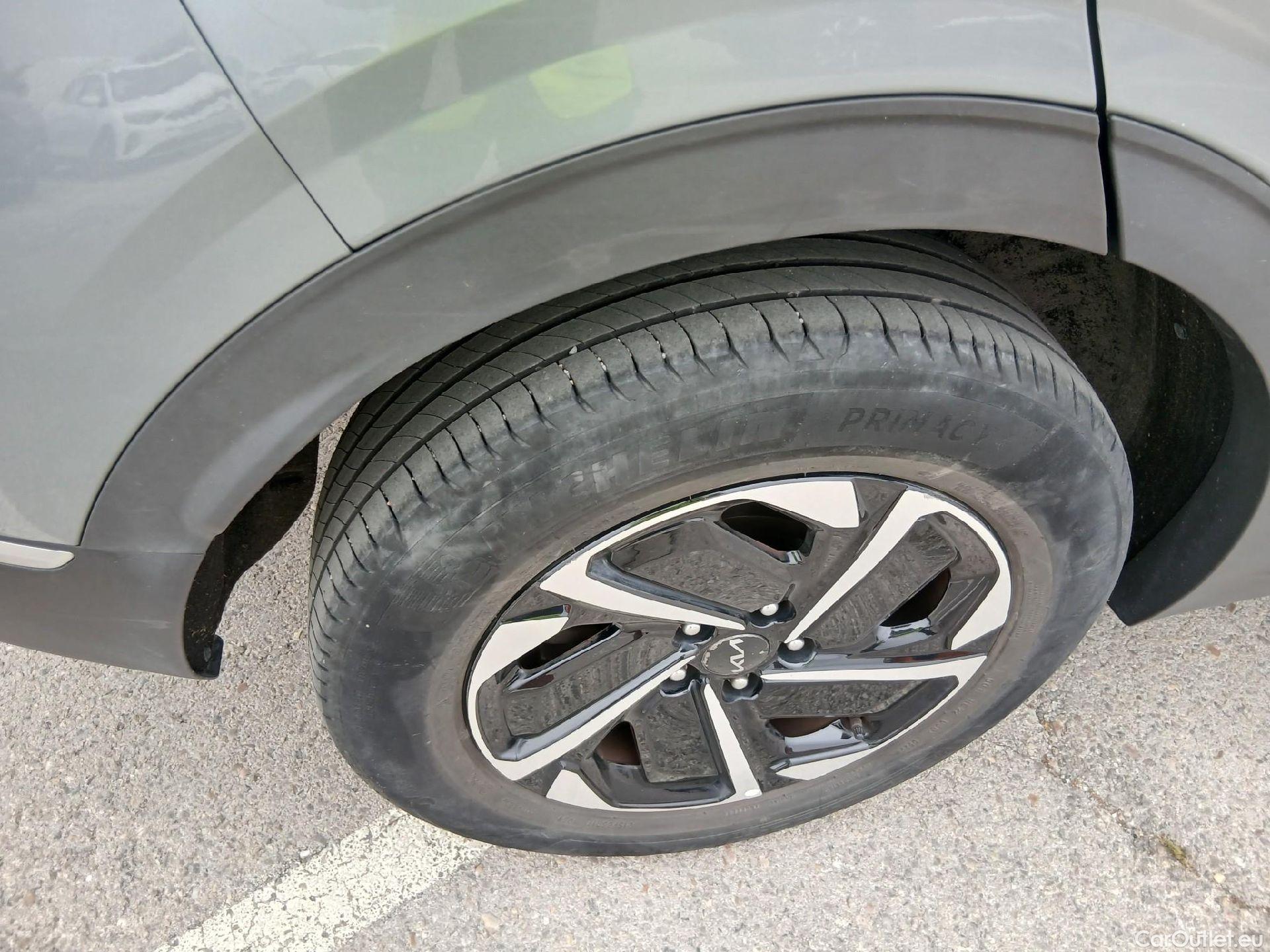  KIA  Sportage KIA  / 2022 / 5P / todoterreno 1.6 T-GDi HEV 171kW (230CV) Drive 4X2 #44