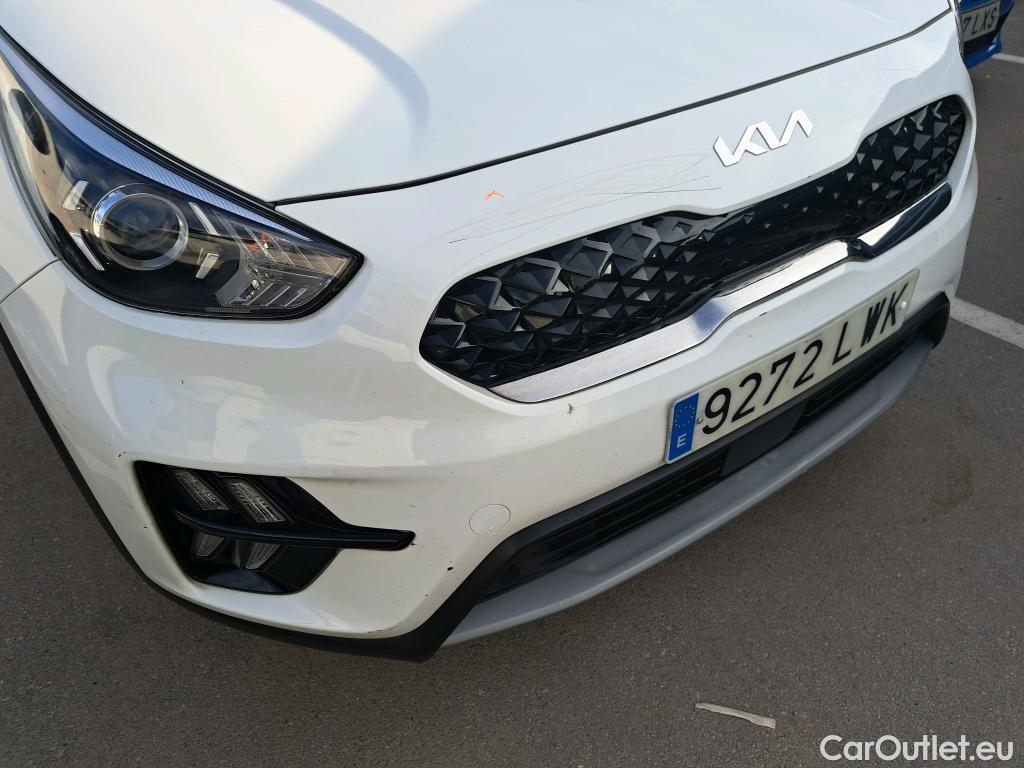  KIA  Niro KIA  / 2019 / 5P / crossover 1.6 GDi HEV 104kW (141CV) Drive #21