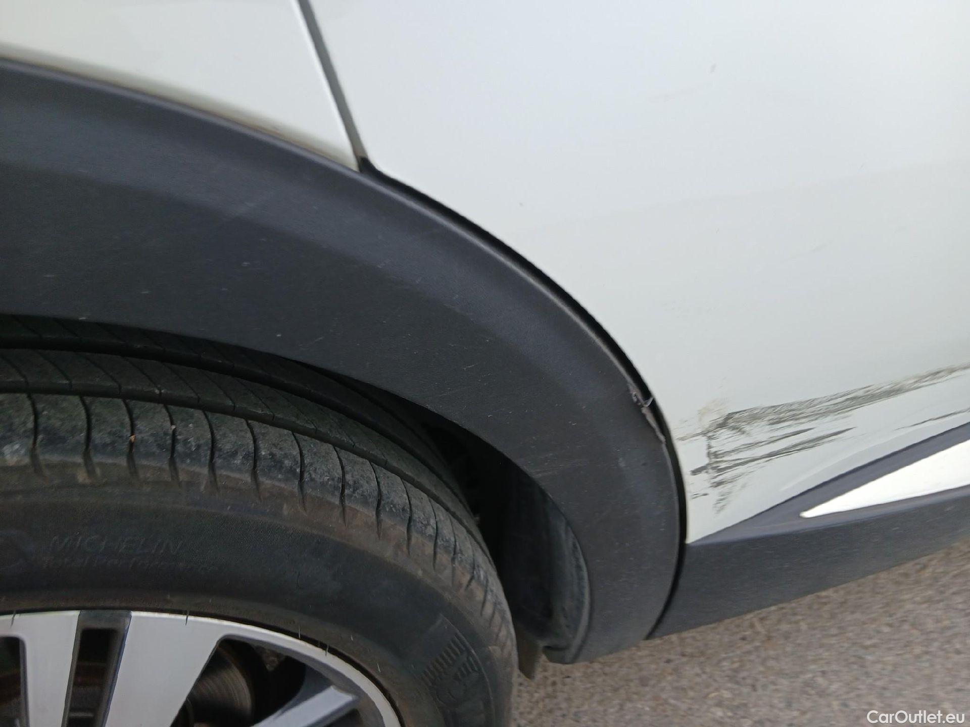  Peugeot  3008  Allure Pack 1.2 PureTech 130CV MT6 E6d #11