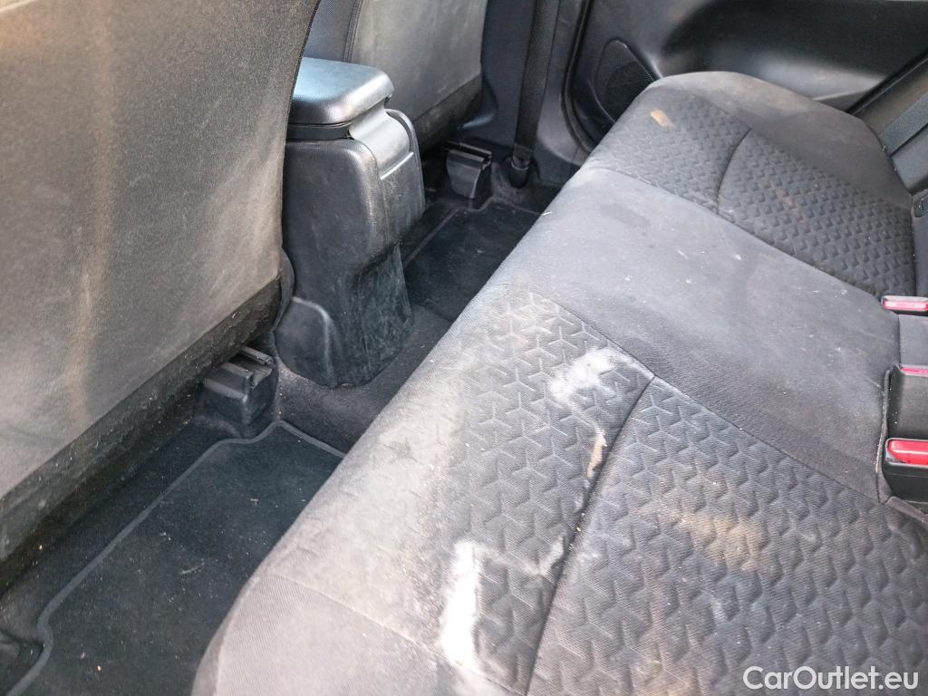  Toyota  Yaris Cross TOYOTA  / 2021 / 5P / todoterreno 1.5 120H Business Plus #4