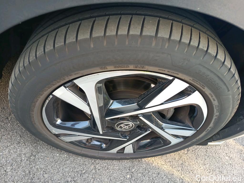  Toyota  C-HR TOYOTA  / 2019 / 5P / todoterreno 2.0 180H Advance #6