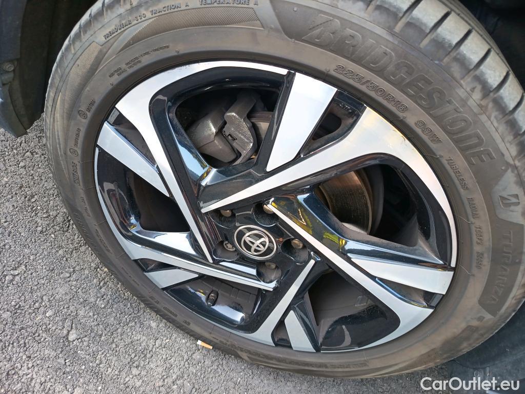  Toyota  C-HR TOYOTA  / 2019 / 5P / todoterreno 2.0 180H Advance #43