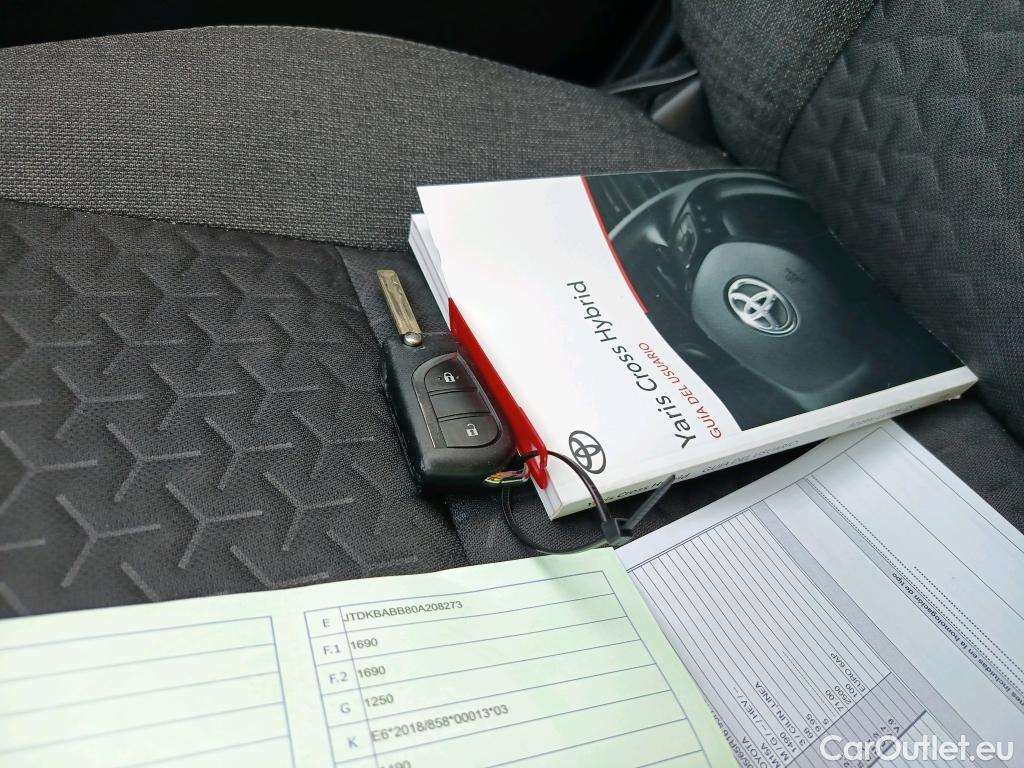 Toyota  Yaris Cross TOYOTA  / 2021 / 5P / todoterreno 1.5 120H Business Plus #2