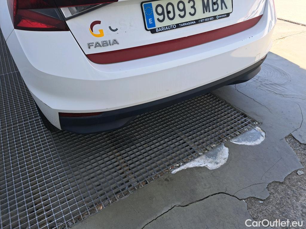  Skoda  Fabia SKODA  / 2021 / 5P / berlina con portón 1.0 TSI 70kW (95CV) Ambition (AC2) #14