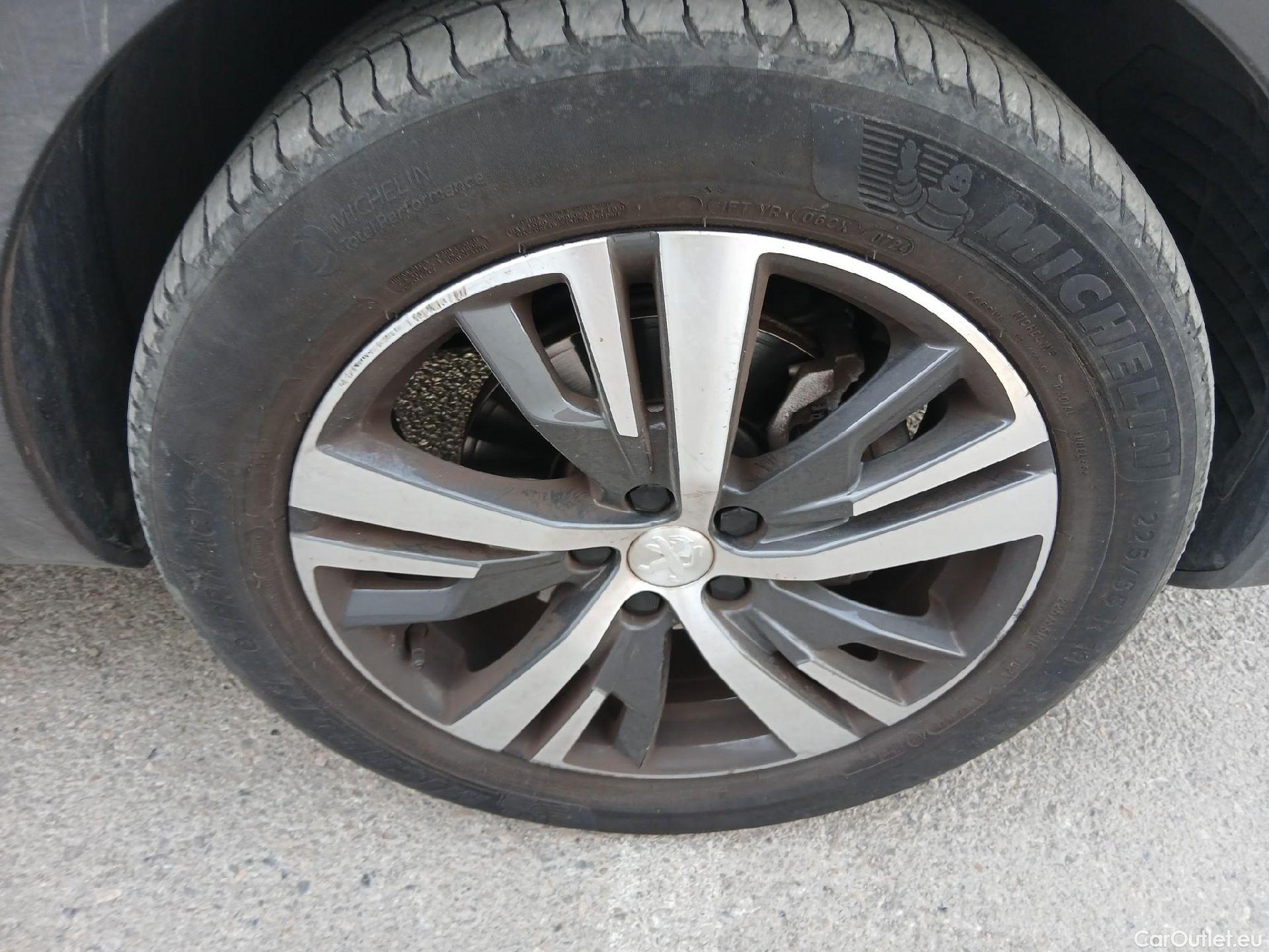  Peugeot  3008  Allure Pack 1.2 PureTech 130CV MT6 E6d #19
