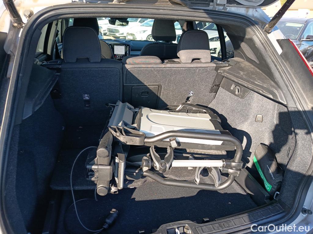  Volvo  XC 40 VOLVO XC40 / 2021 / 5P / todoterreno 2.0 B3 G Plus Dark Auto #2
