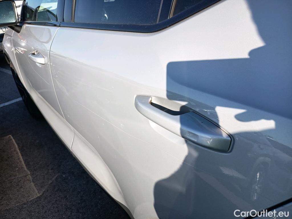  Volvo  XC 40 VOLVO XC40 / 2021 / 5P / todoterreno 2.0 B3 G Plus Dark Auto #21