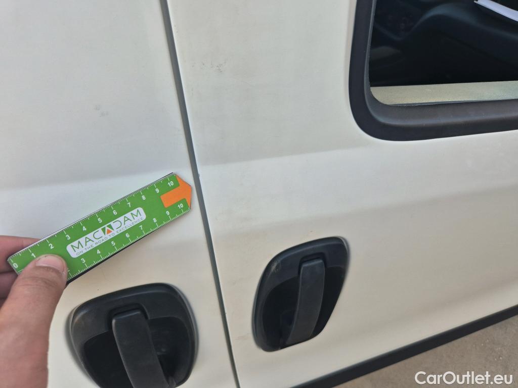  Fiat  Doblo FIAT Doblò Cargo/2015/4P/furgón derivado de turismo Cargo SX 1.6 Mjet 66kW (90CV) (AC) #35