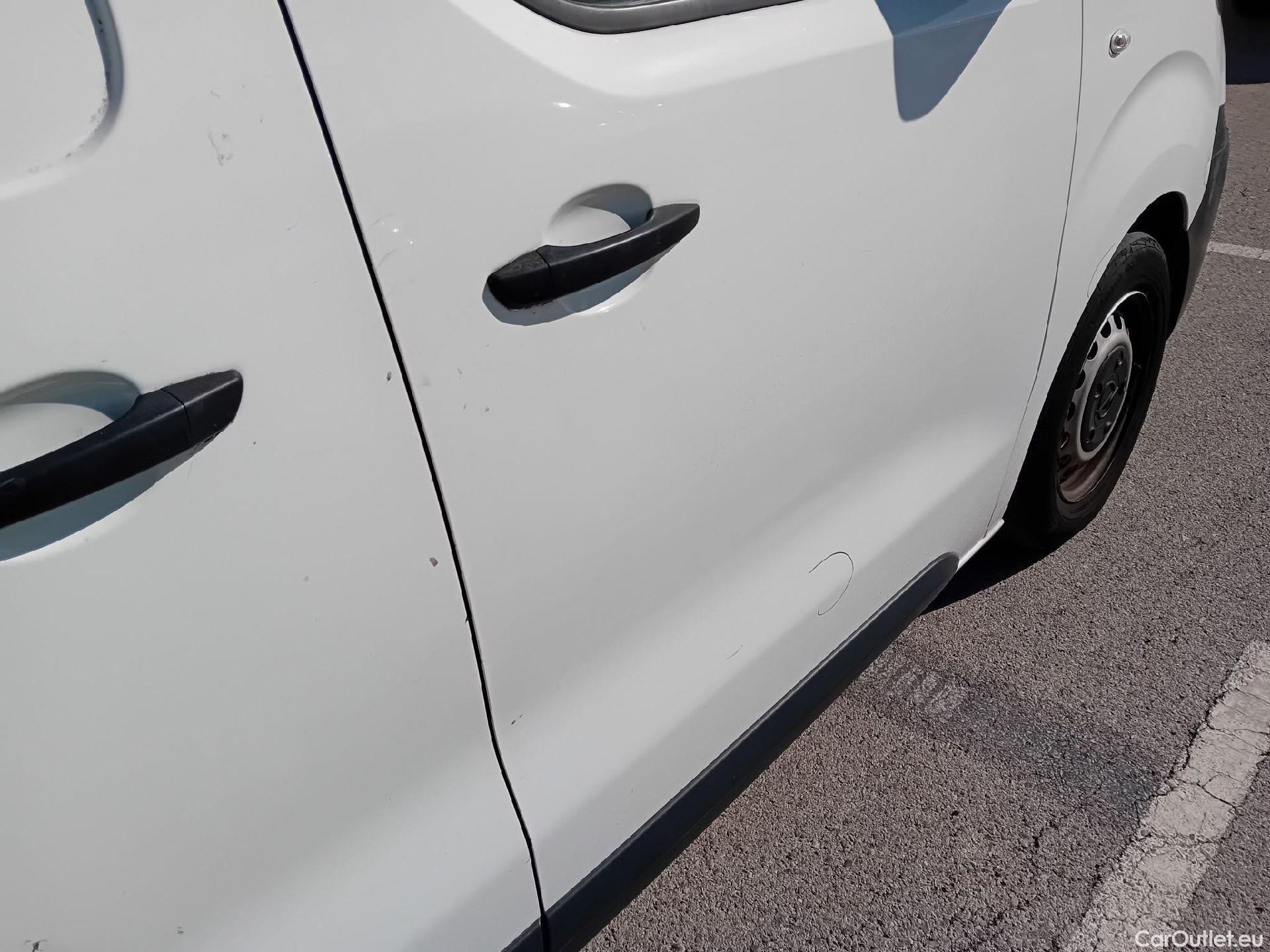  Opel  Vivaro OPEL  / 2019 / 4P / furgón 1.5 Diésel 88kW (120CV) M Std Express #23