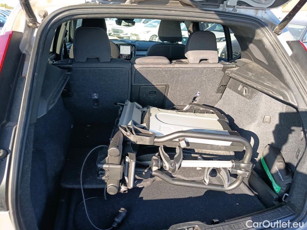  Volvo  XC 40 VOLVO XC40 / 2021 / 5P / todoterreno 2.0 B3 G Plus Dark Auto #1