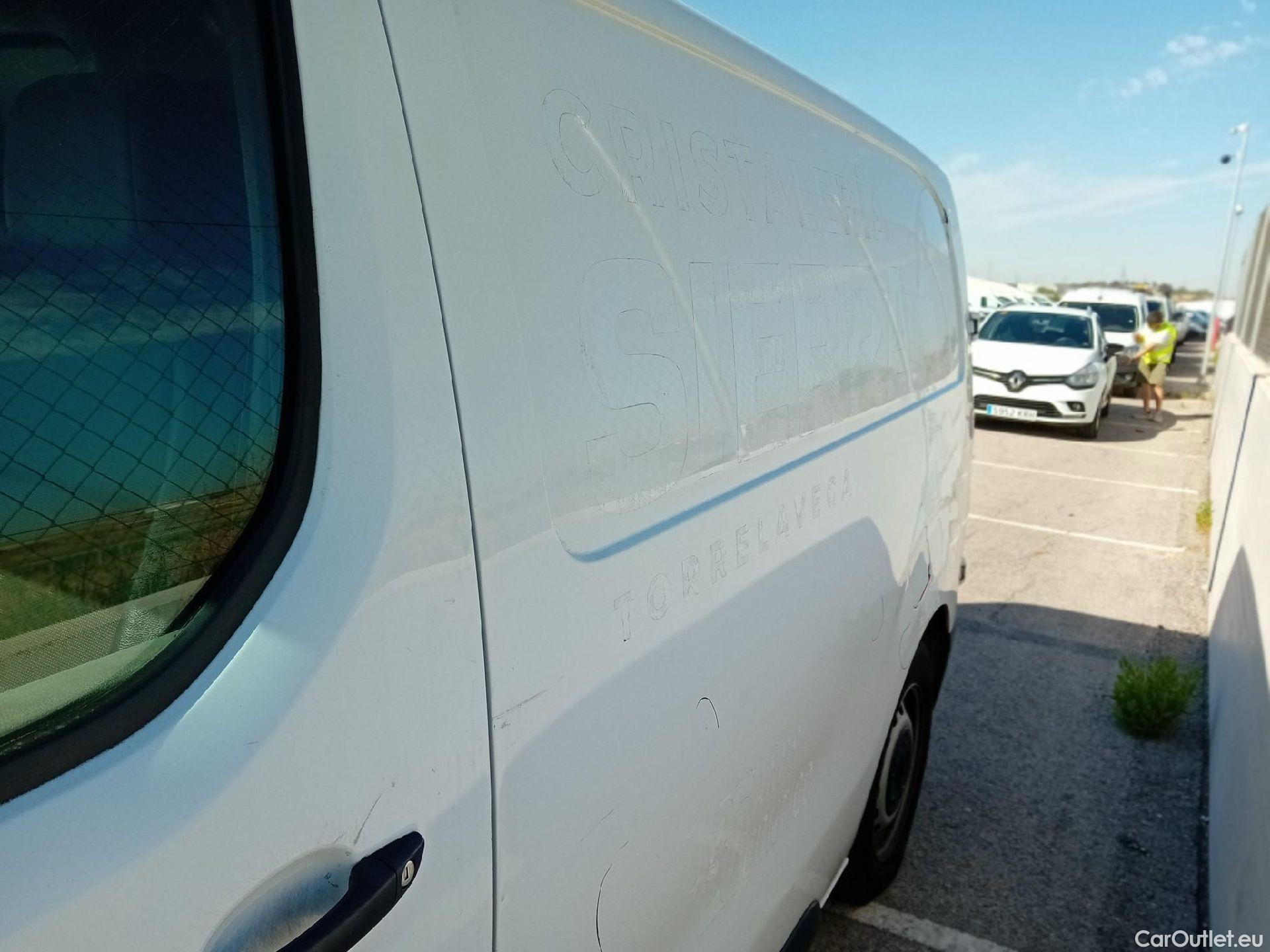  Opel  Vivaro OPEL  / 2019 / 4P / furgón 1.5 Diésel 88kW (120CV) M Std Express #9